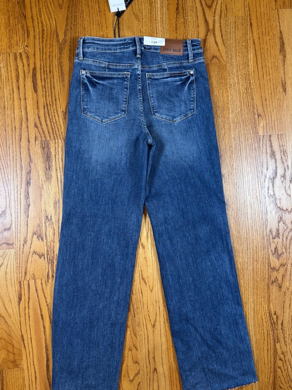 Judy Blue NWT Straight-Leg Jeans in Dark Blue Wash 7/28 - Picture 3 of 5
